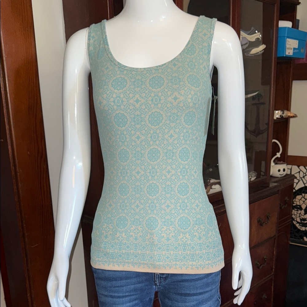NWT Eddie Bauer size small Women's Sleeveless Patterned Top